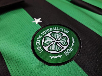 Celtic 06-07 Away Retro Shirt crest