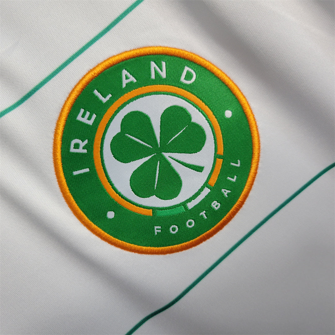 Ireland 22-24 Away Shirt crest