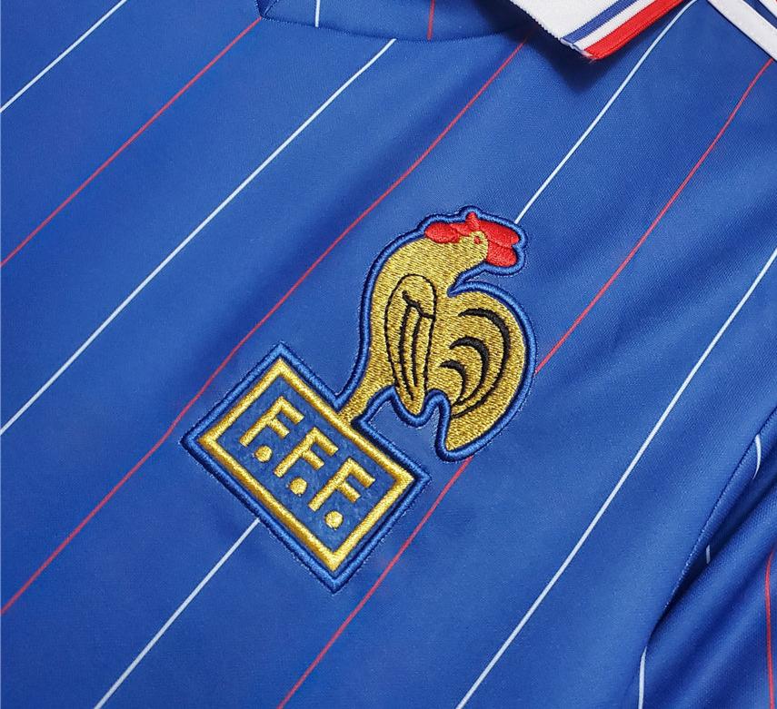 France 82-83 Home Retro Shirt crest