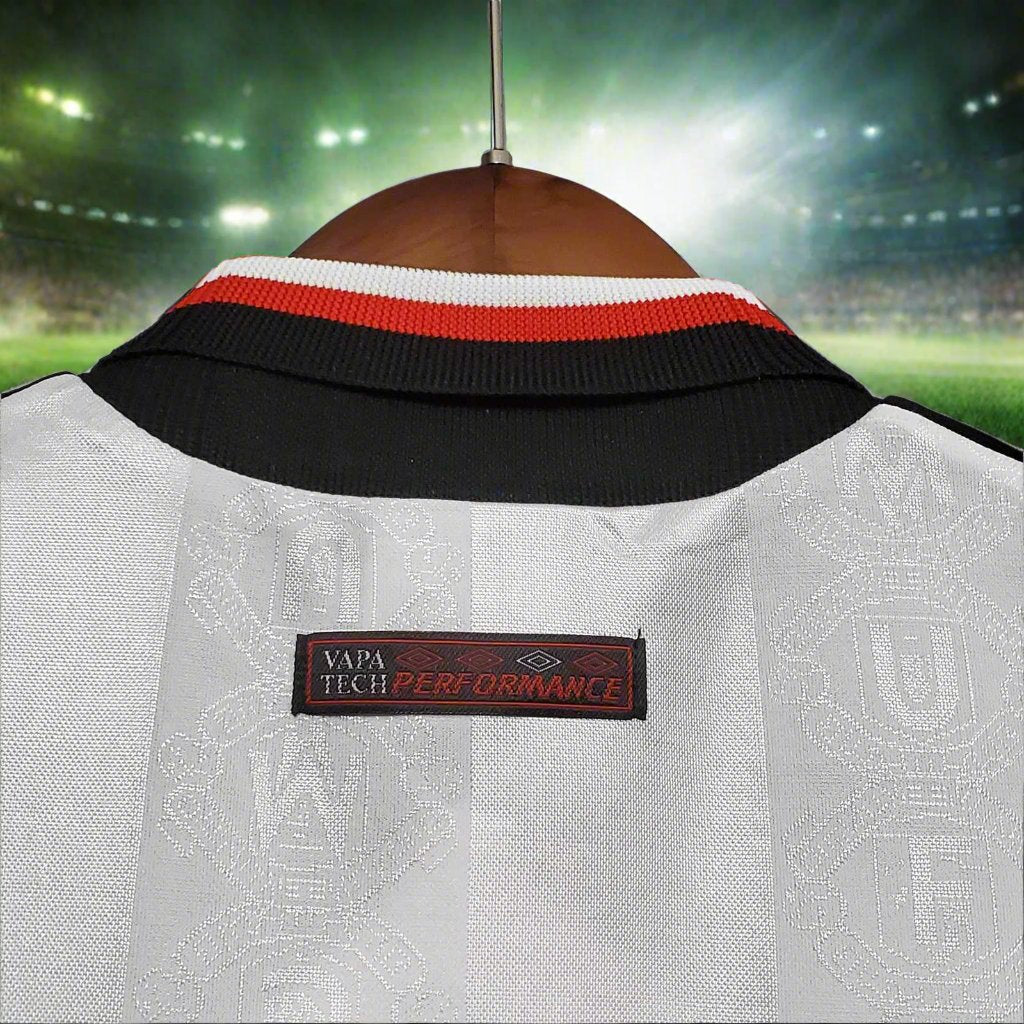 MNU 97-99 Away Shirt collar