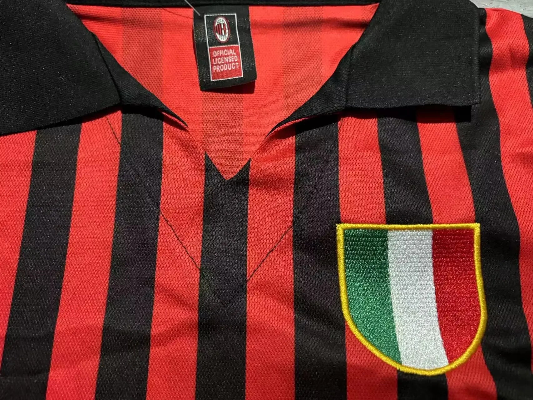 AC Milan 62-63 Home Retro Shirt crest