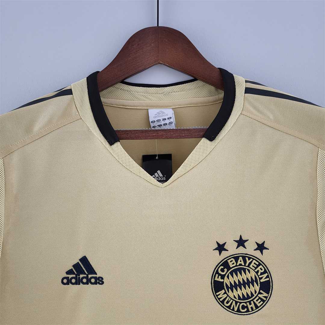 Bayern Munich 04-06 Away Retro Shirt collar