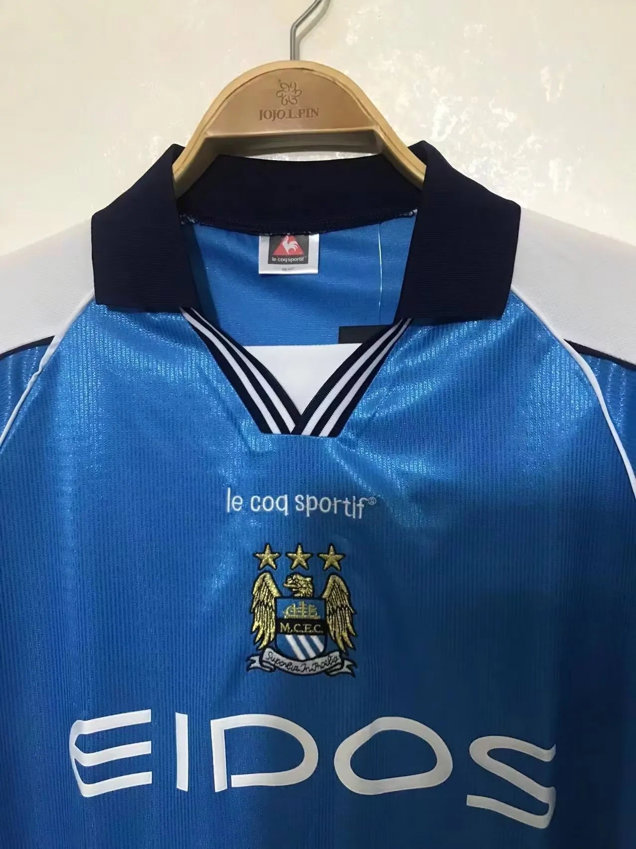 Manchester City 99-01 Home Shirt collar