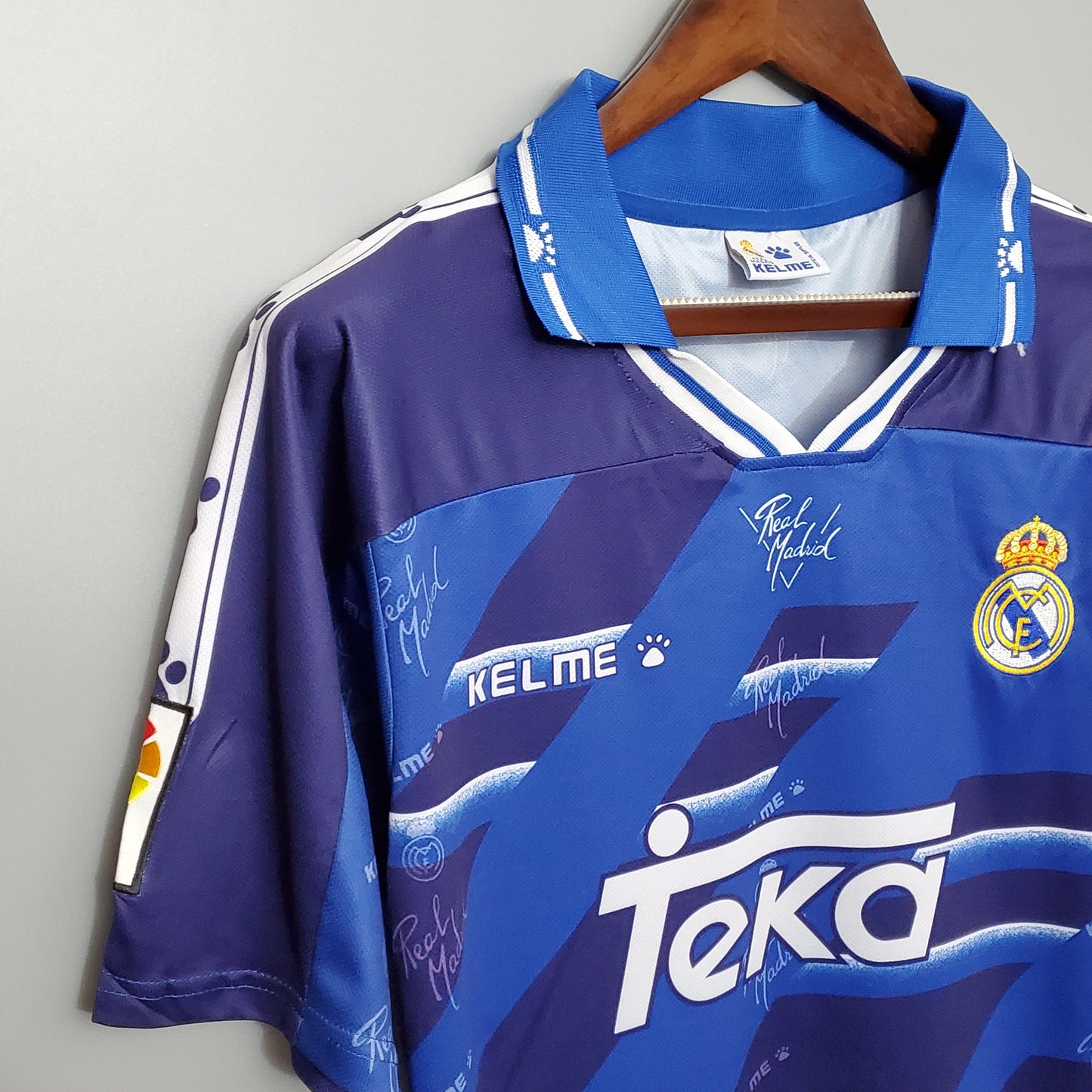 Real Madrid 94-96 Away Retro Shirt side