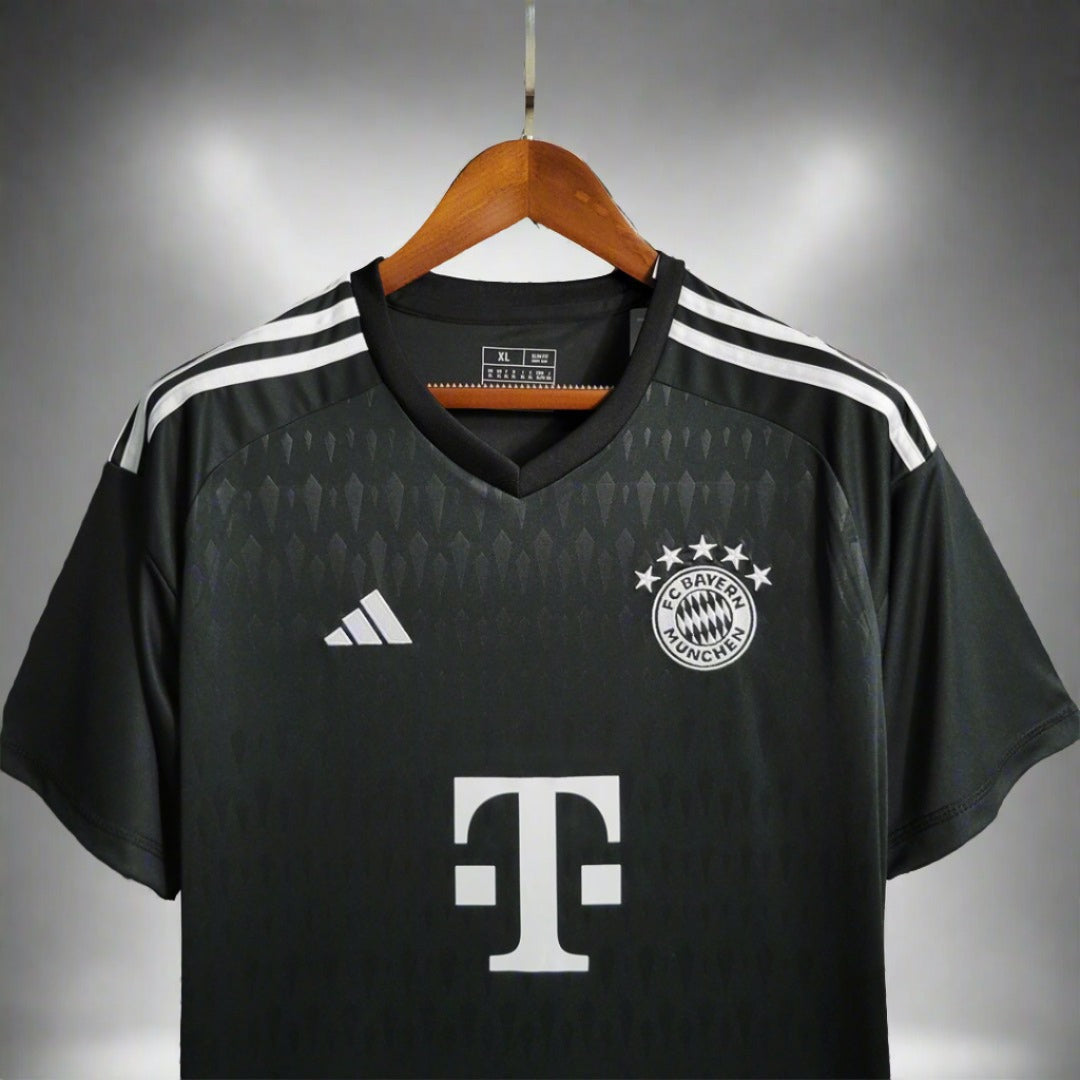 Bayern Munich 23-24 Goalkeeper Shirt sponsor