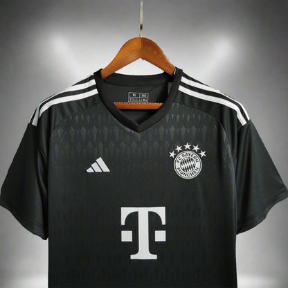 Bayern Munich 23-24 Goalkeeper Shirt sponsor