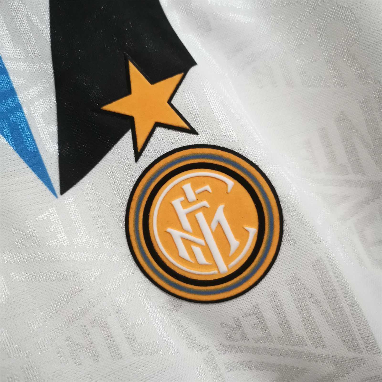 Inter Milan 09-10 Away Retro Shirt crest