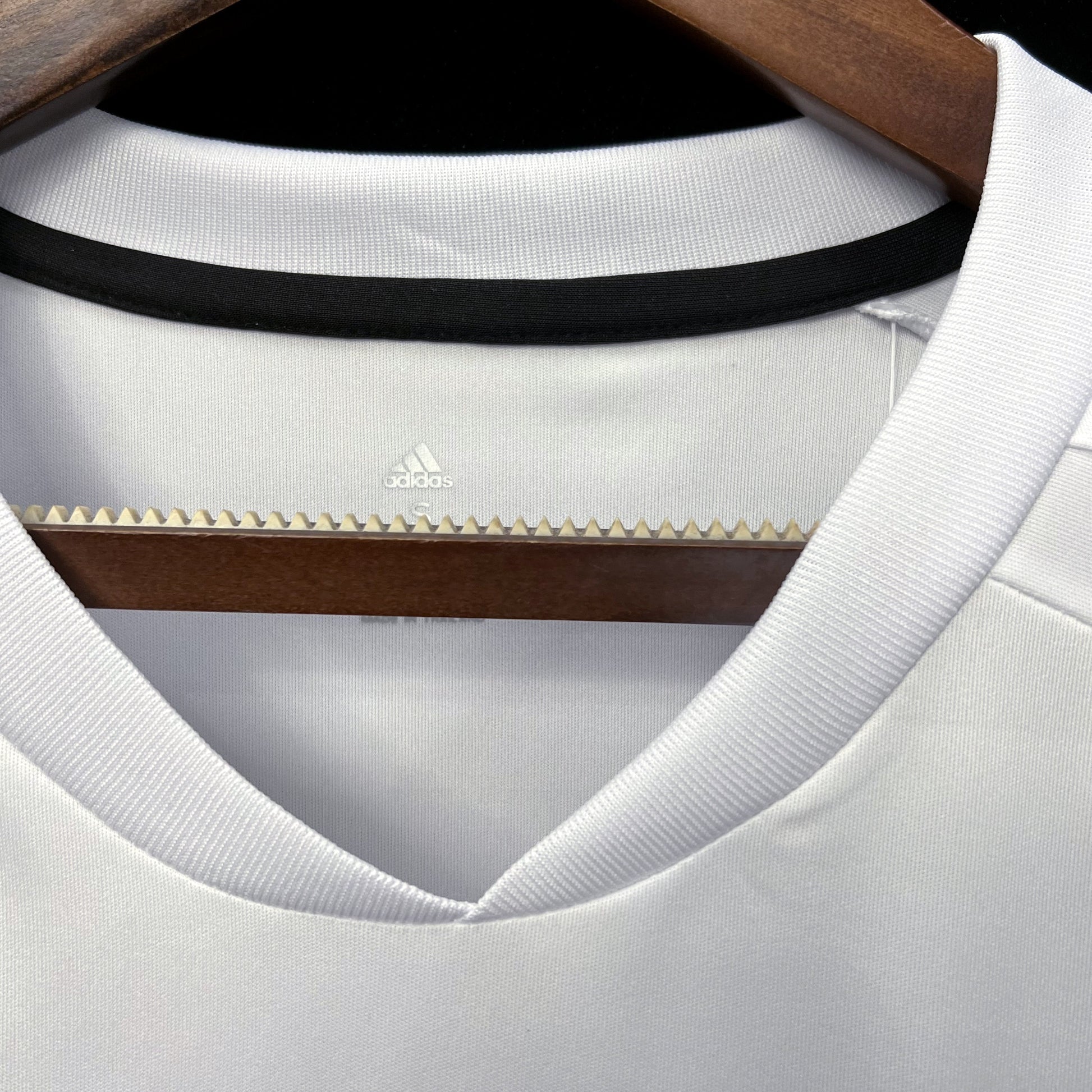 Arsenal 23-24 Special Edition Shirt collar