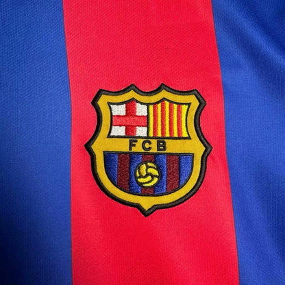 Barcelona 04-05 Home Retro Shirt badge