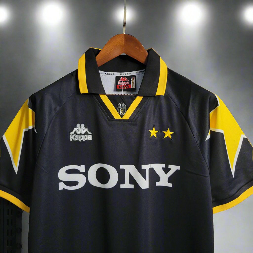 Juventus 95-96 3rd Retro Shirt sponsor