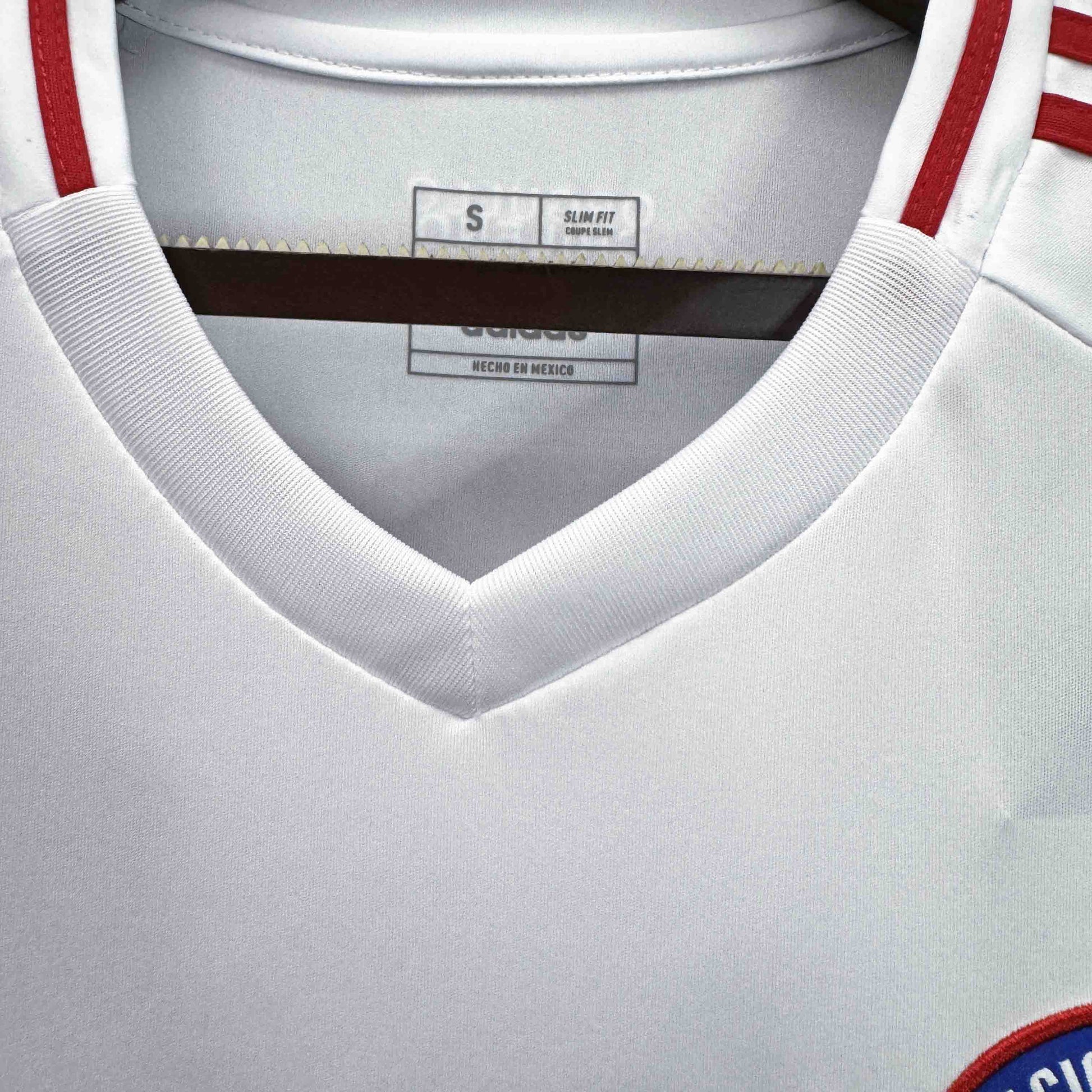 Chile 24-25 Away Shirt neck