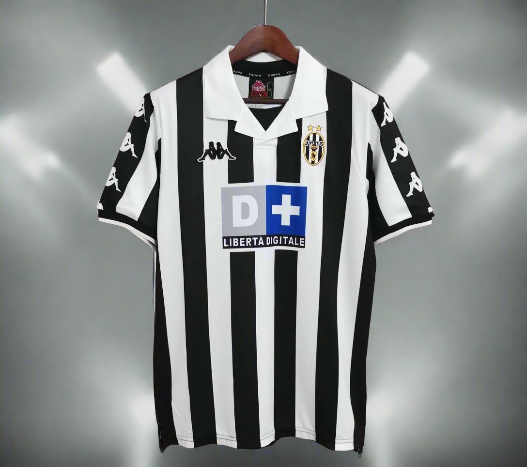 Juventus 99-00 Home Retro Shirt front