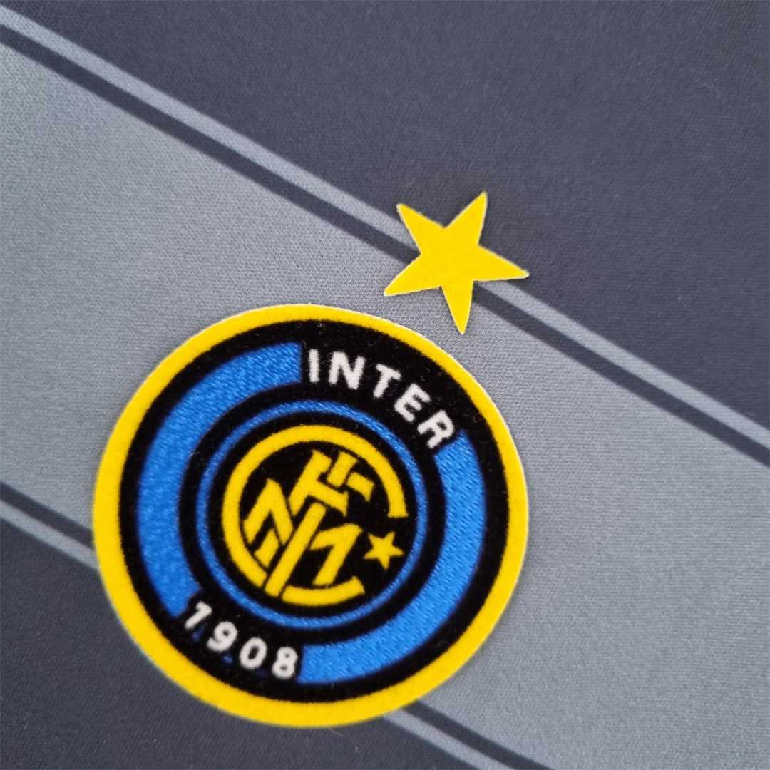 Inter Milan 04-05 Away Retro Shirt crest