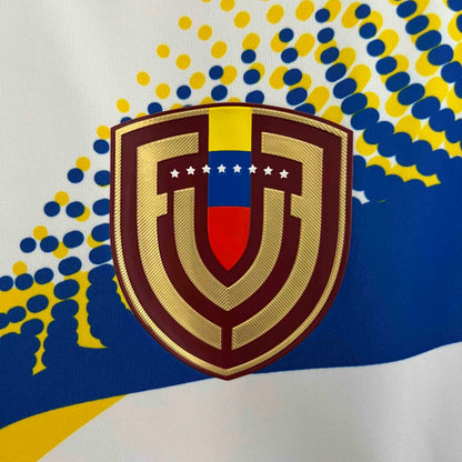 Venezuela 24-25 Away Shirt crest