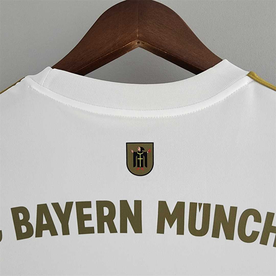 Bayern Munich 22-23 Away Shirt neck