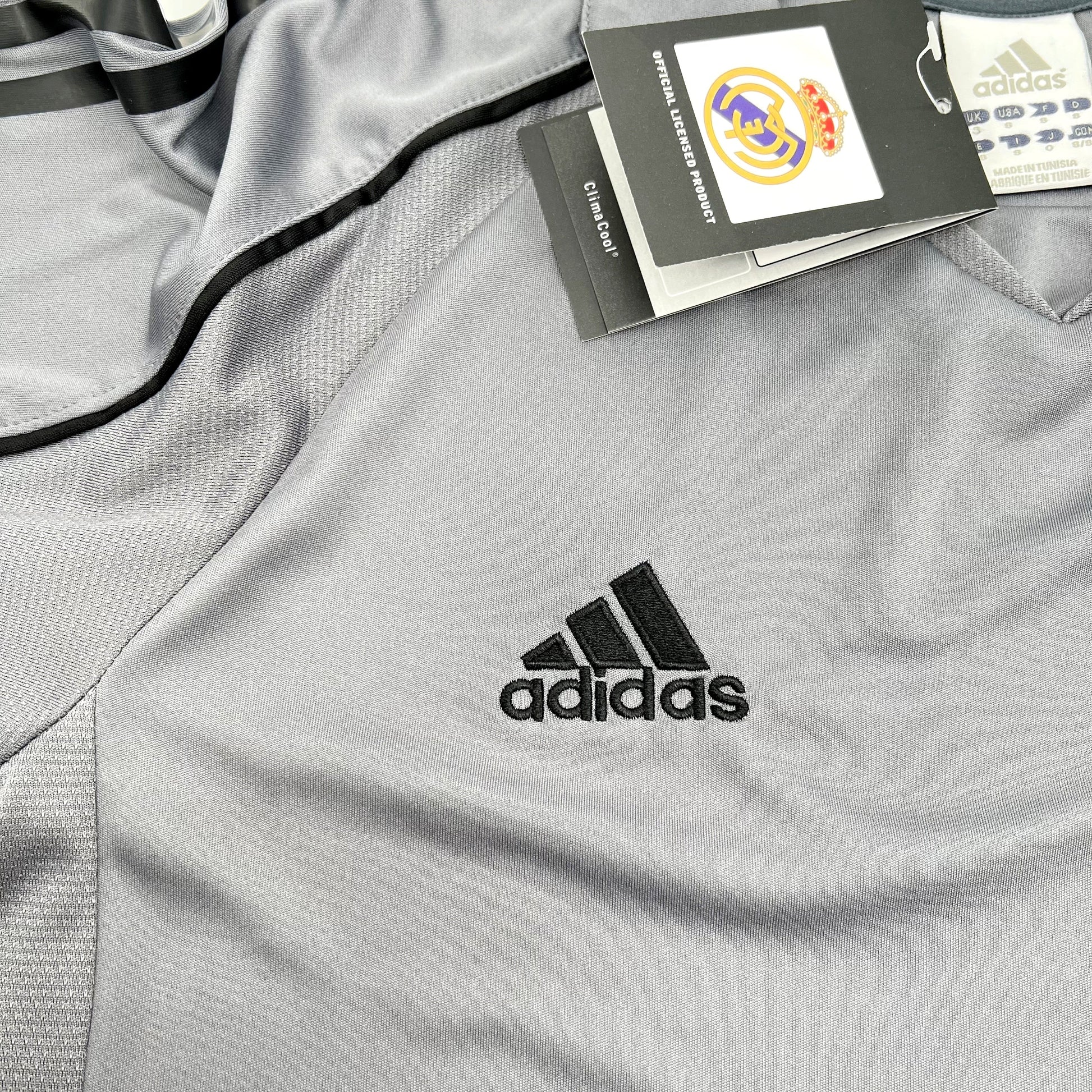 Real Madrid 05-06 3rd Retro Shirt brand