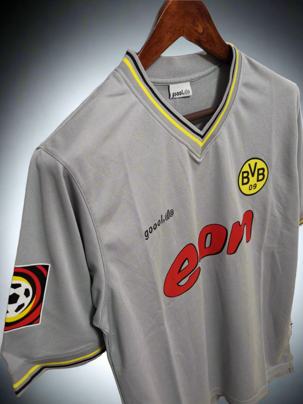 Borussia Dortmund 00-01 Away Retro Shirt side