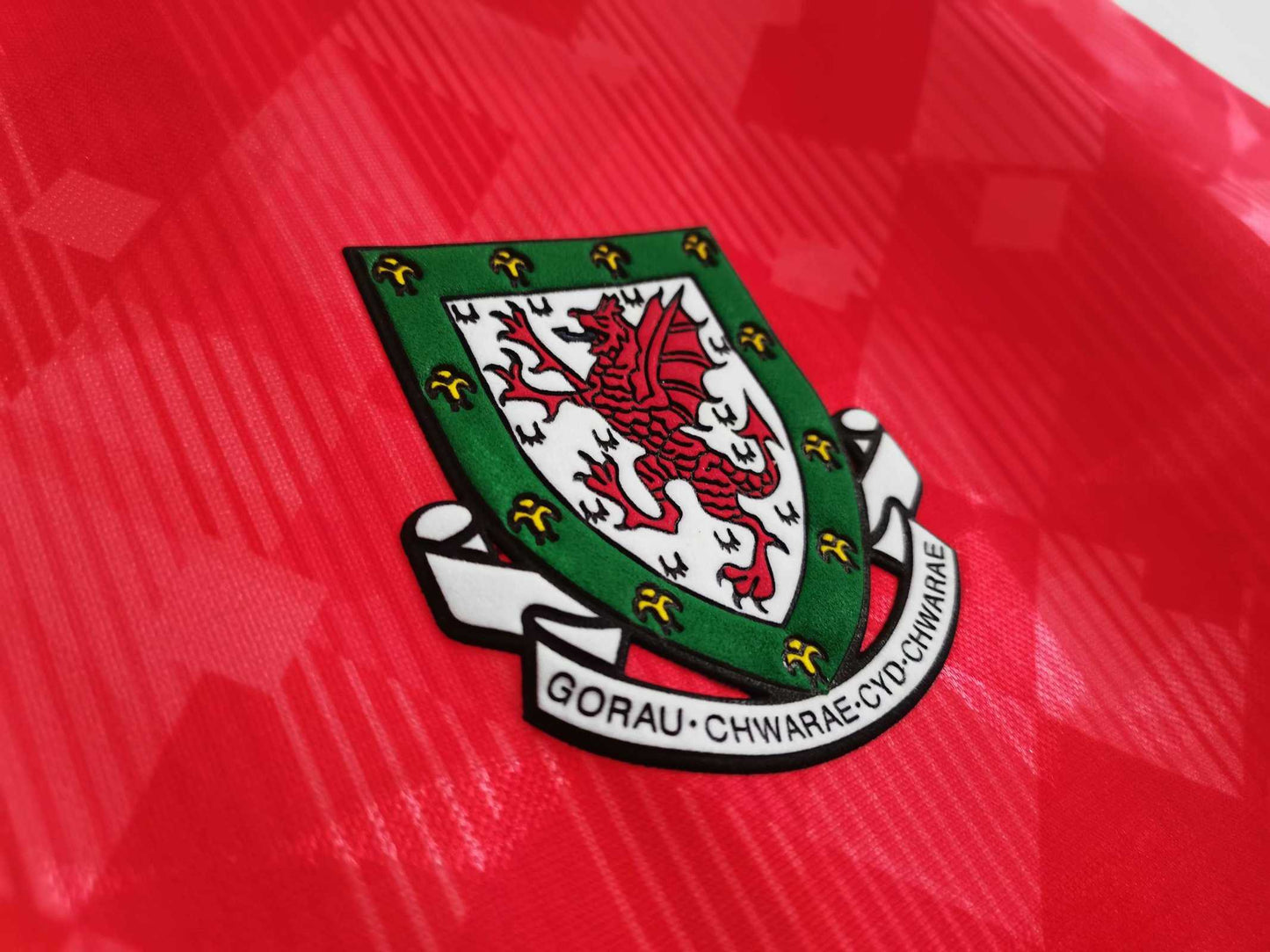 Wales 90-92 Home Retro Shirt crest