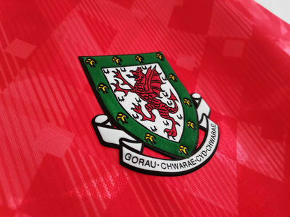 Wales 90-92 Home Retro Shirt crest