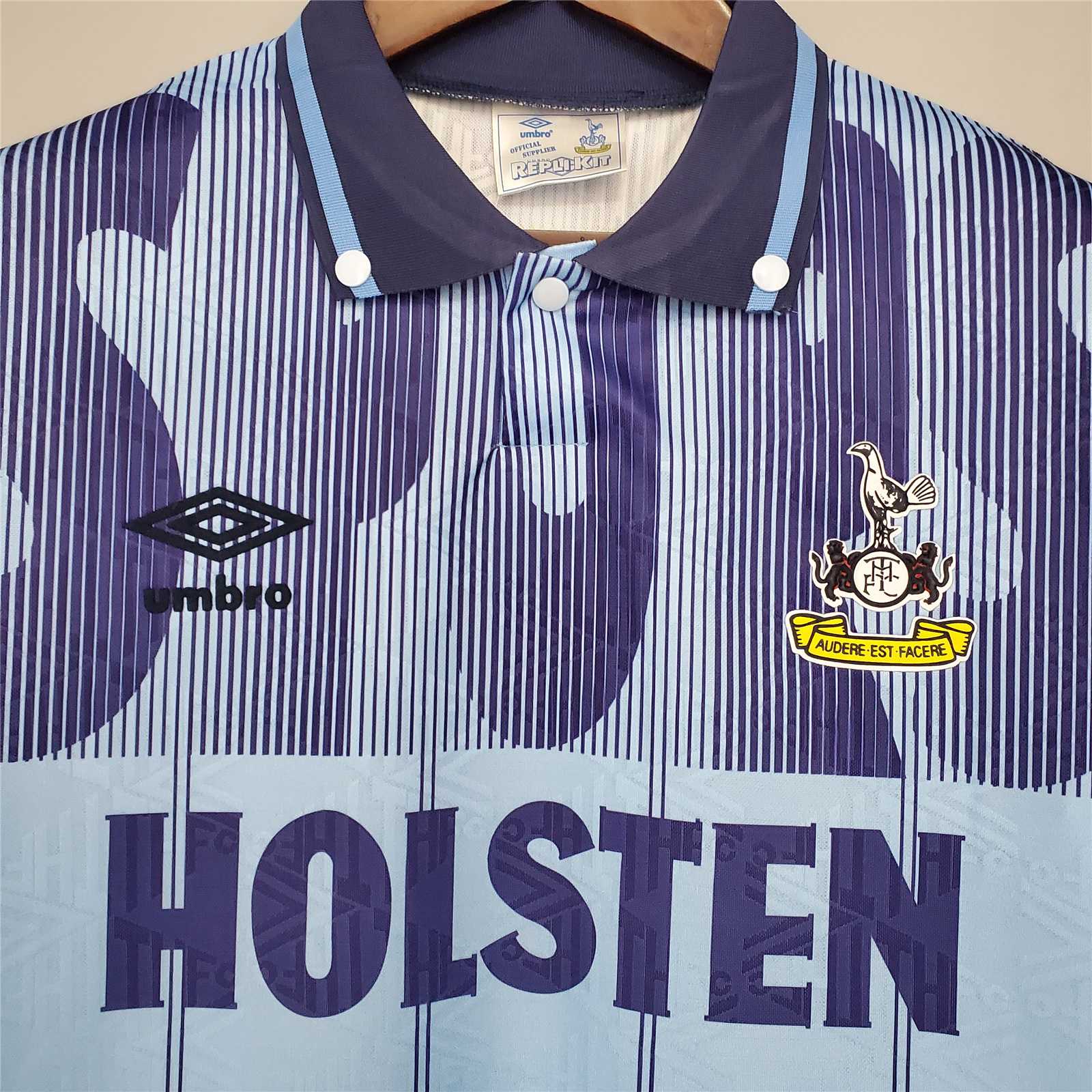 Tottenham Hotspur 92-94 3rd Retro Shirt neck