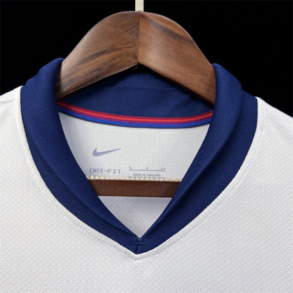 England 24-25 Home Shirt collar