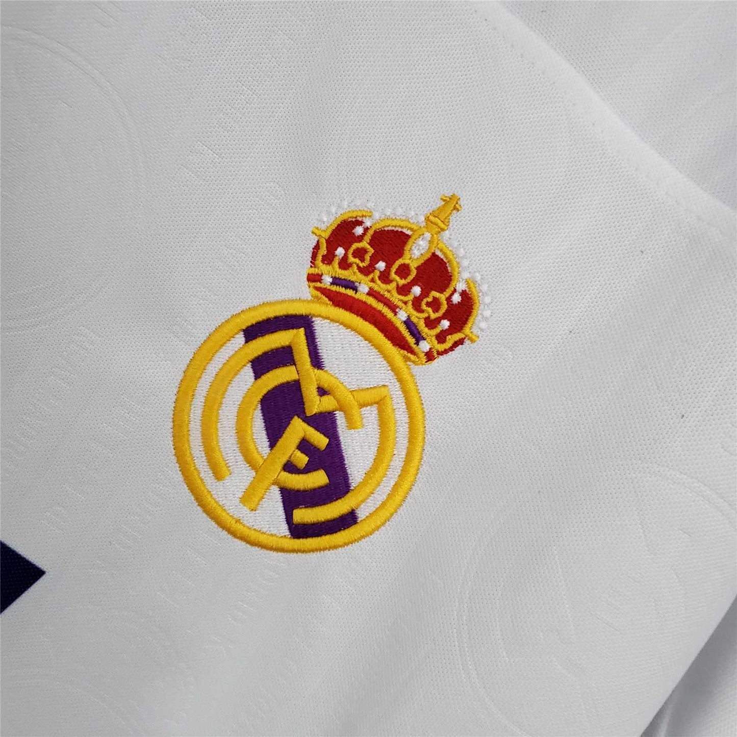 Real Madrid 96-97 Home Retro Shirt badge