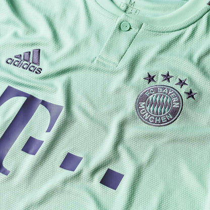 Bayern Munich 18-19 Away Retro Shirt sponsor