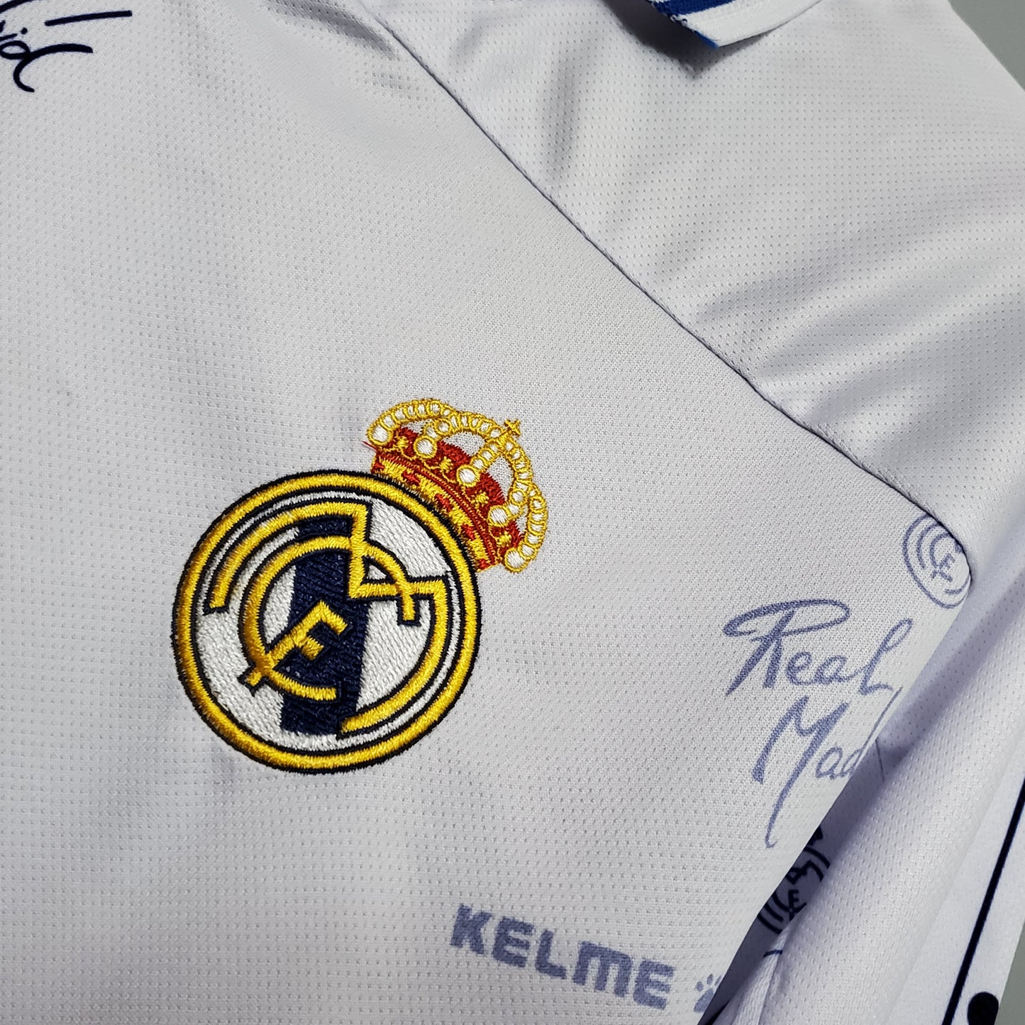 Real Madrid 94-96 Home Retro Shirt badge