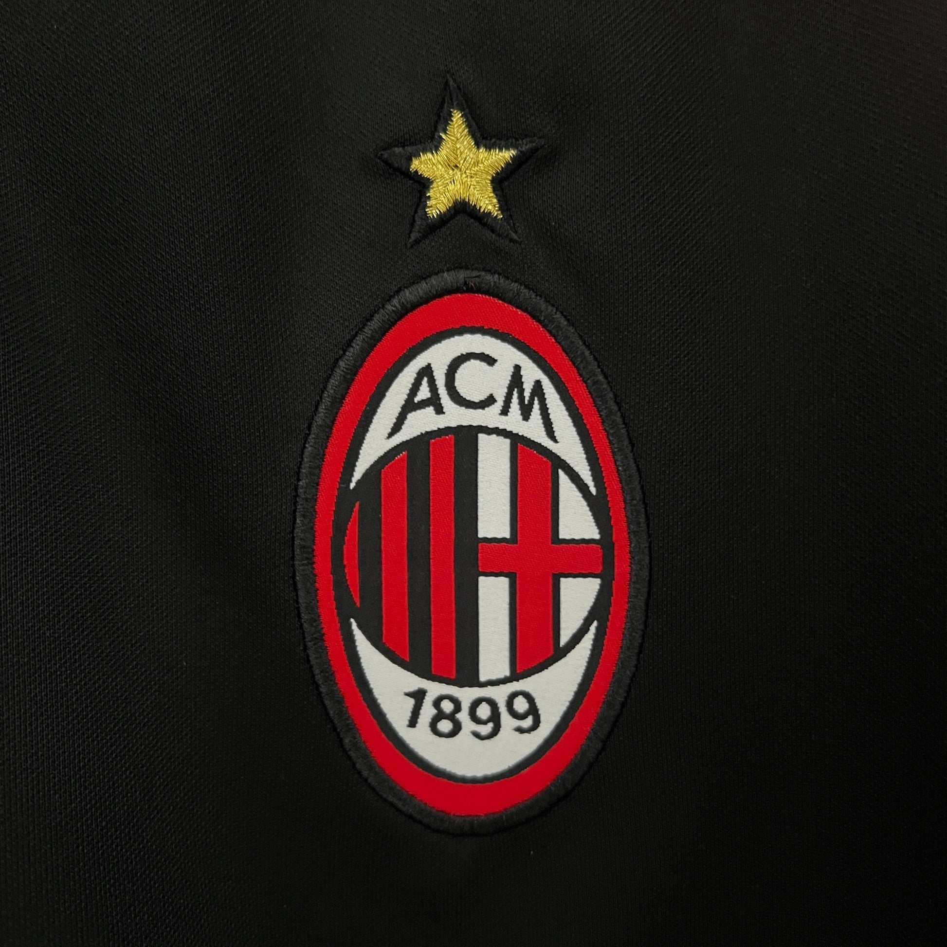 AC Milan 00-01 3rd Retro Shirt crest