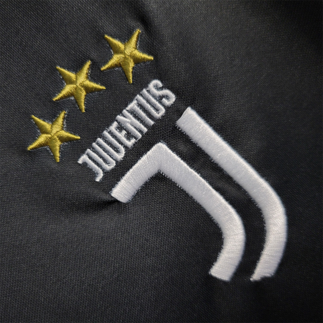 Juventus 19-20 Home Retro Shirt crest