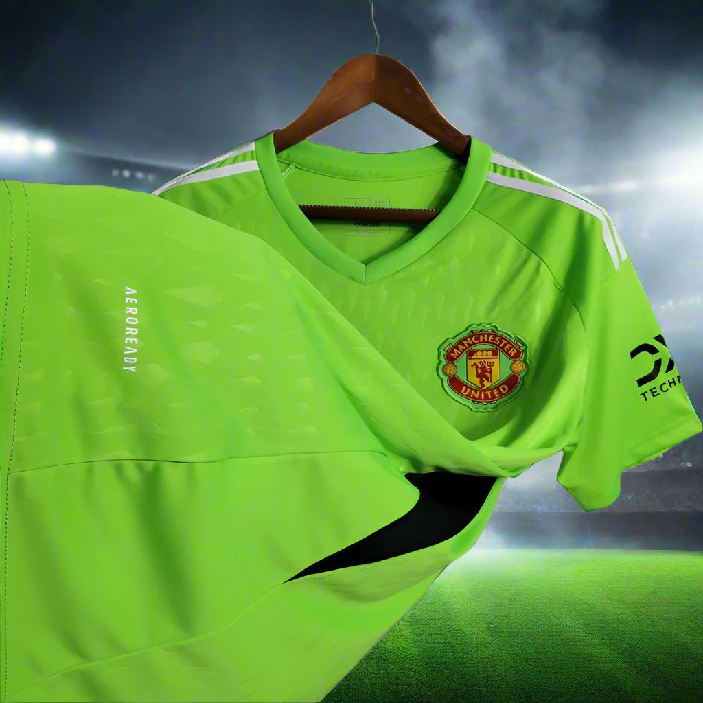 MNU 23-24 Goalkeeper Shirt Green side