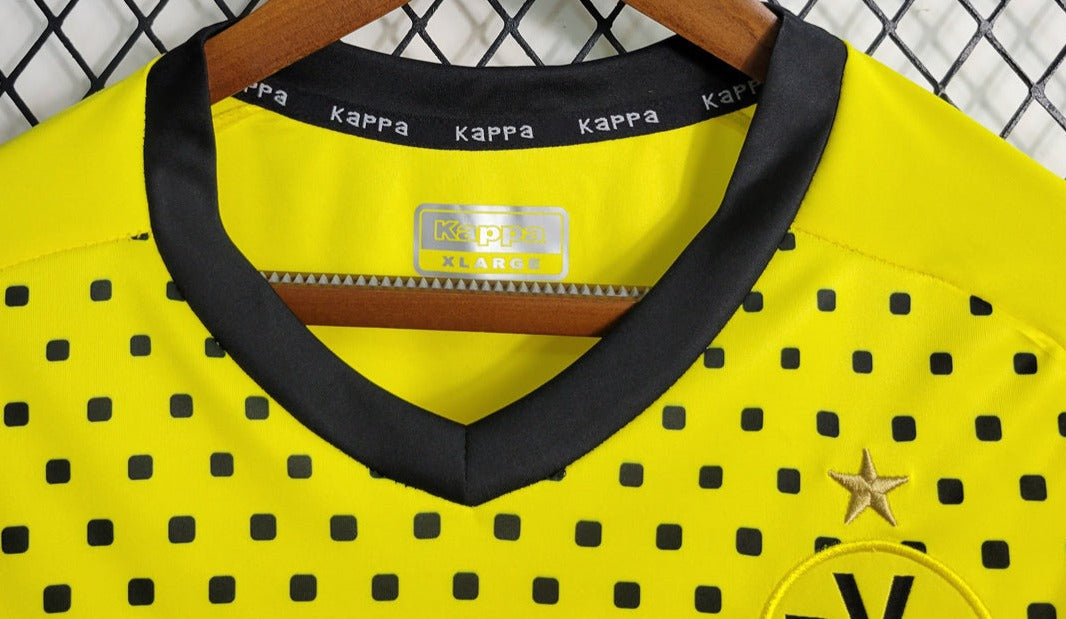 Borussia Dortmund 11-12 Home Retro Shirt collar