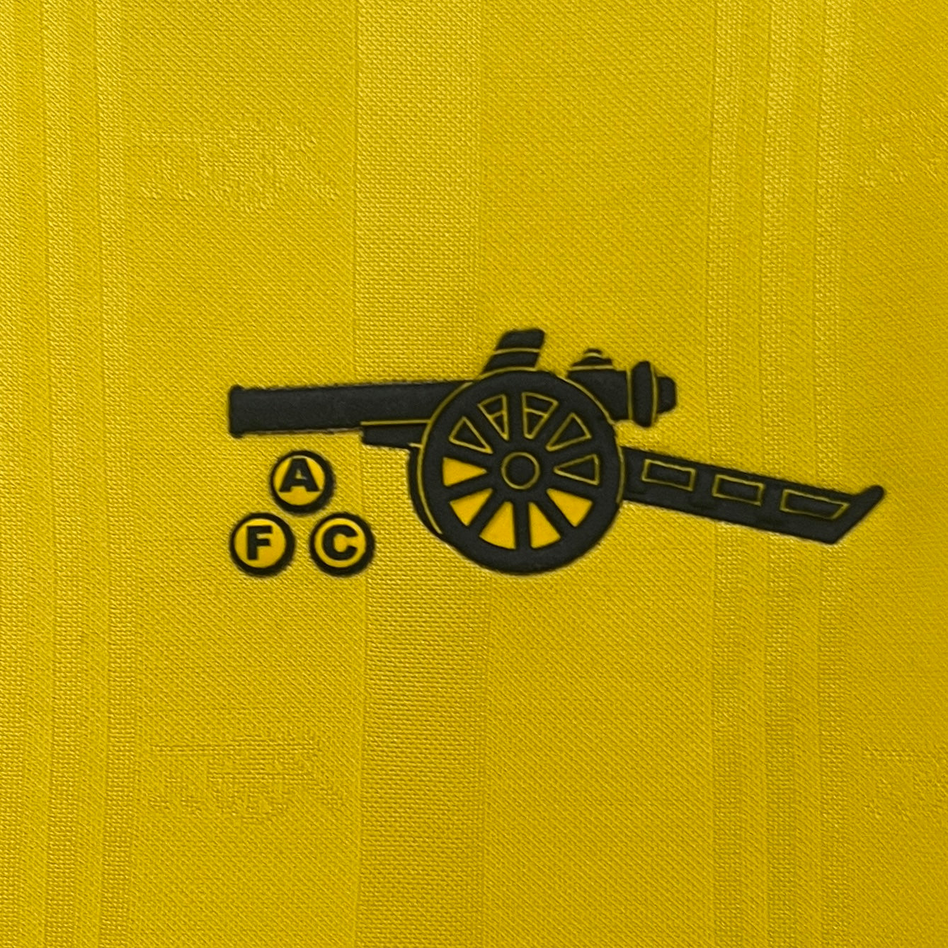 Arsenal 86-88 Away Retro Shirt badge