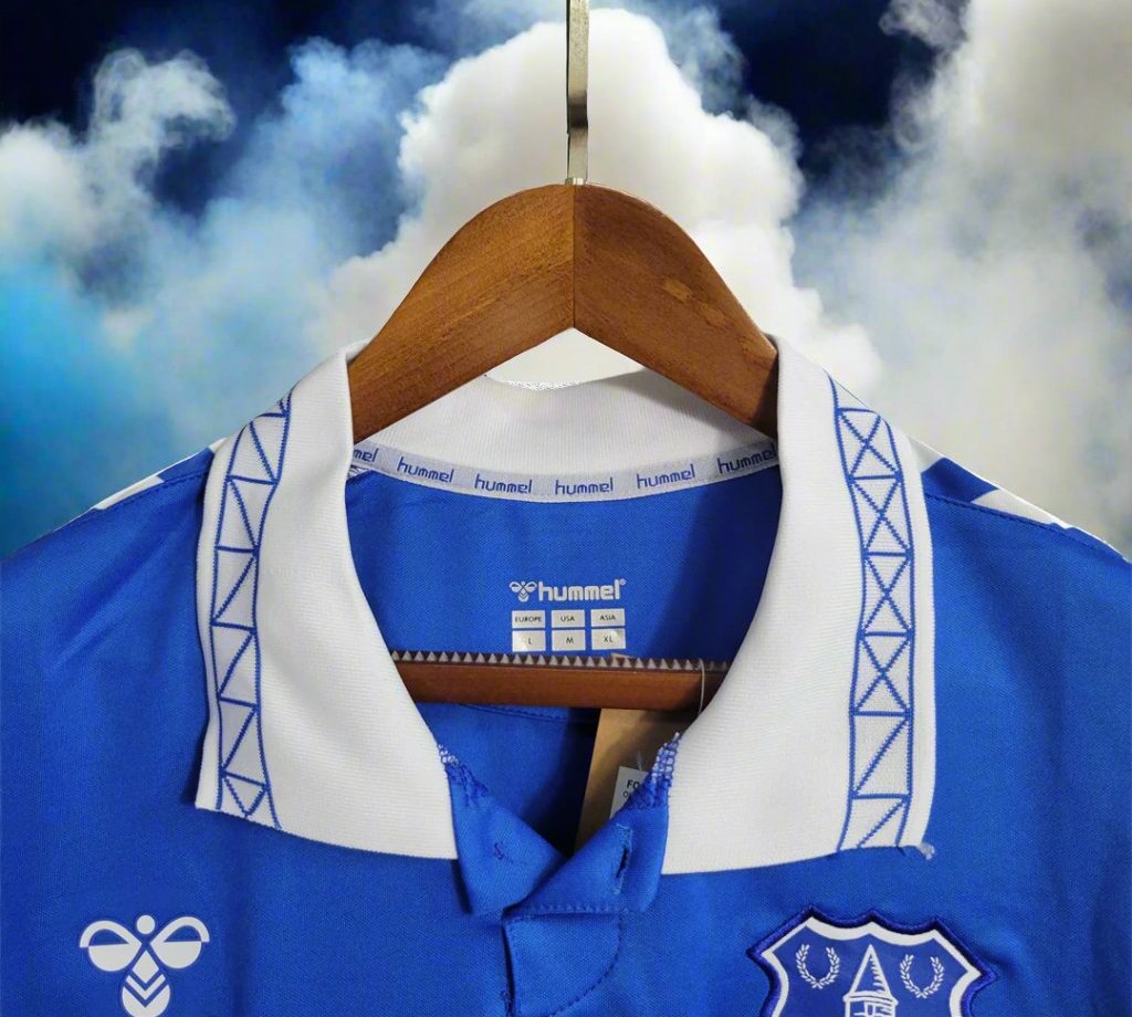 Everton 23-24 Home Shirt collar