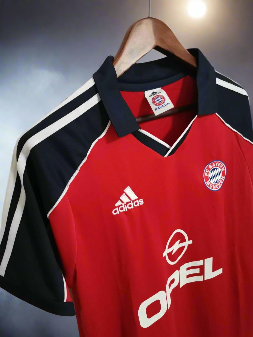 Bayern Munich 99-01 Home Retro Shirt sponsor