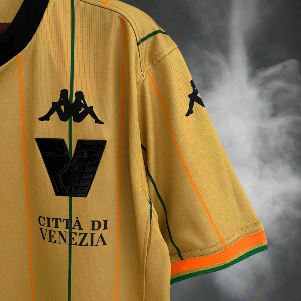 Venezia 23-24 Goalkeeper Shirt 2 sleeve