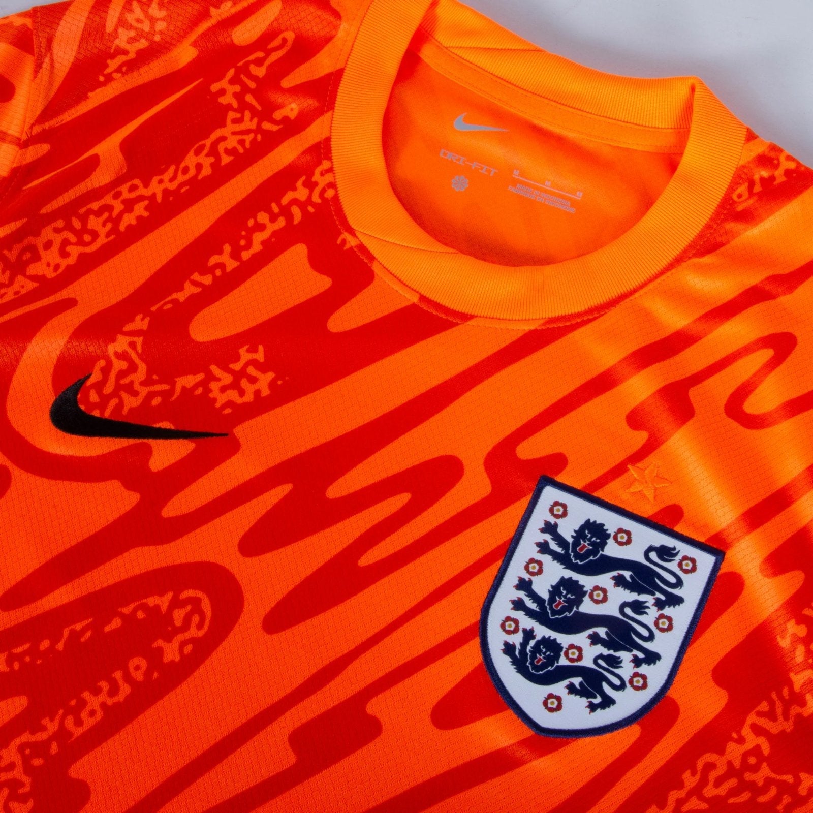 England 24-25 Goalkeeper Shirt front