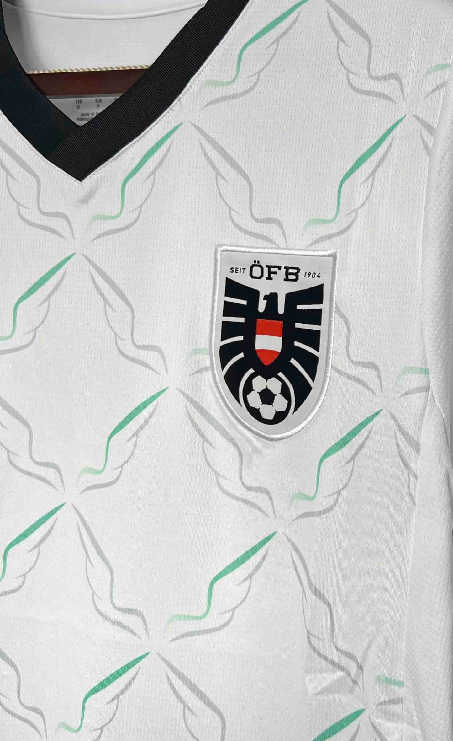 Austria 24-25 Away Shirt crest