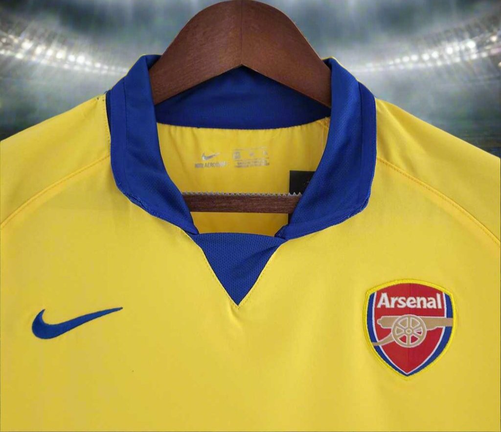 Arsenal 03-04 Away Retro Shirt collar