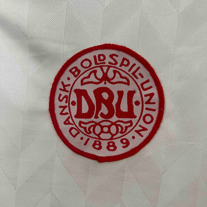 Denmark 88-90 Away Retro Shirt crest