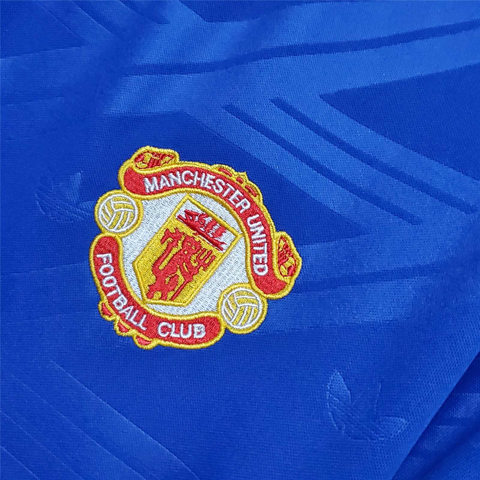 MNU 86-88 3rd Shirt badge