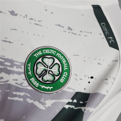 Celtic Retro Shirt crest