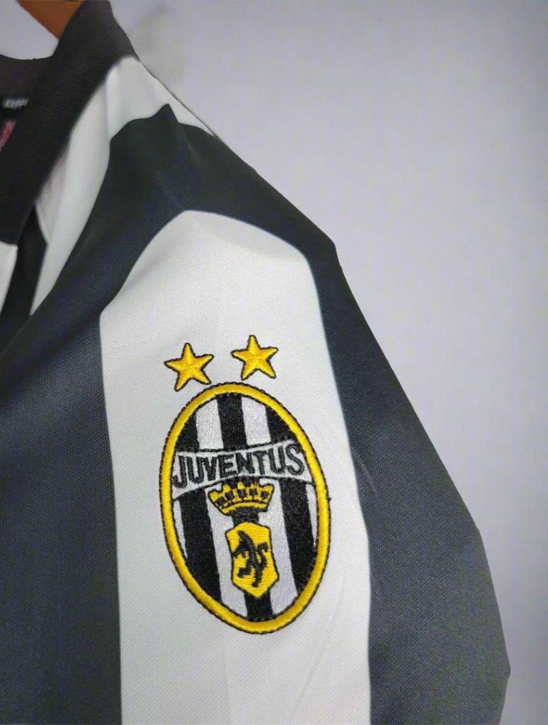 Juventus 97-98 Home Retro Shirt crest