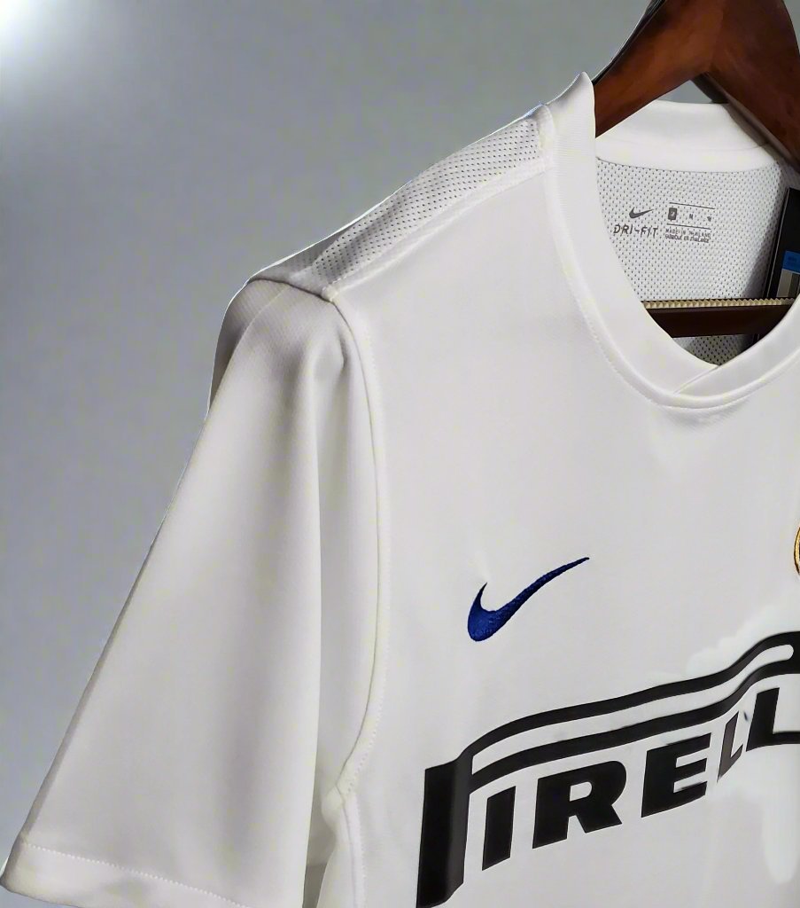 Inter Milan 09-10 Away Retro Shirt sponsor