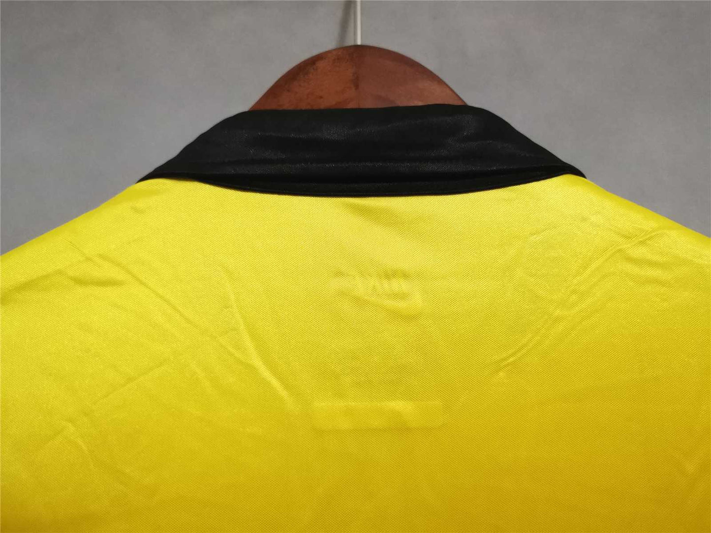 Borussia Dortmund 98-00 Home Retro Shirt neck