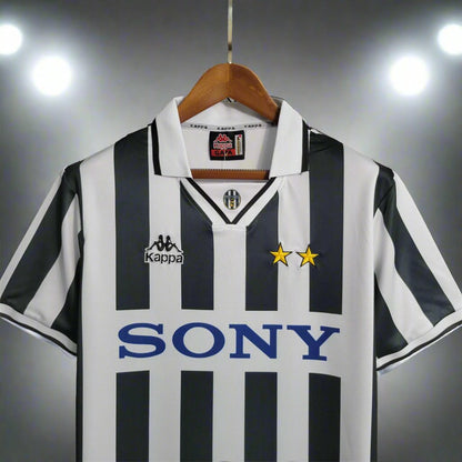 Juventus 95-97 Home Retro Shirt sponsor