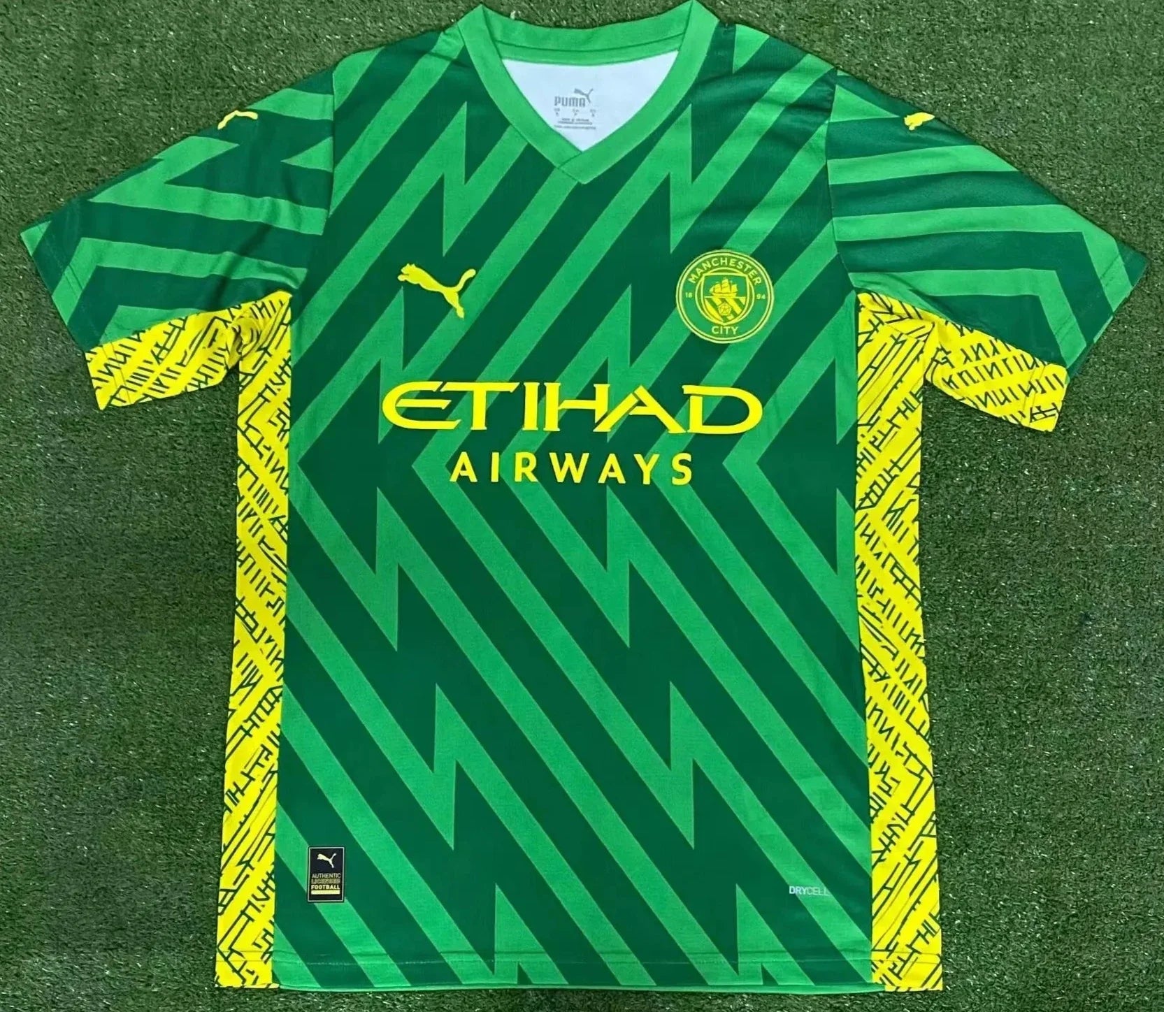 Manchester City 23-24 Goalkeeper Shirt front