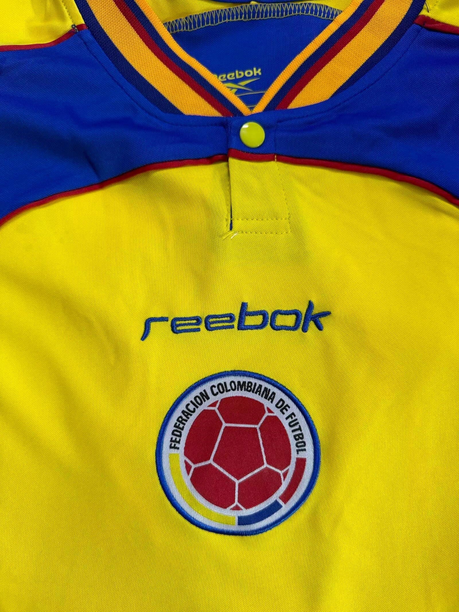 Colombia 01-03 Home Retro Shirt crest