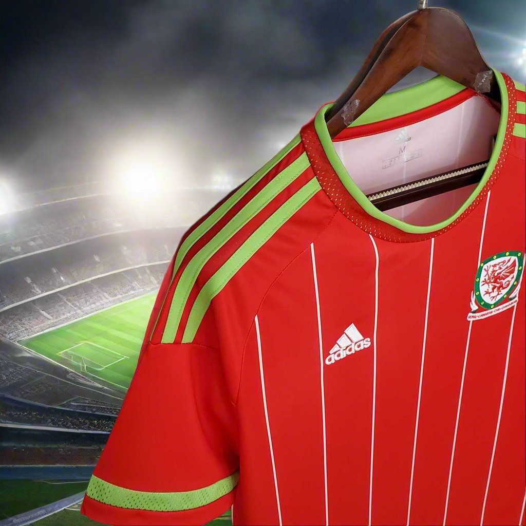 Wales 15-16 Home Retro Shirt collar