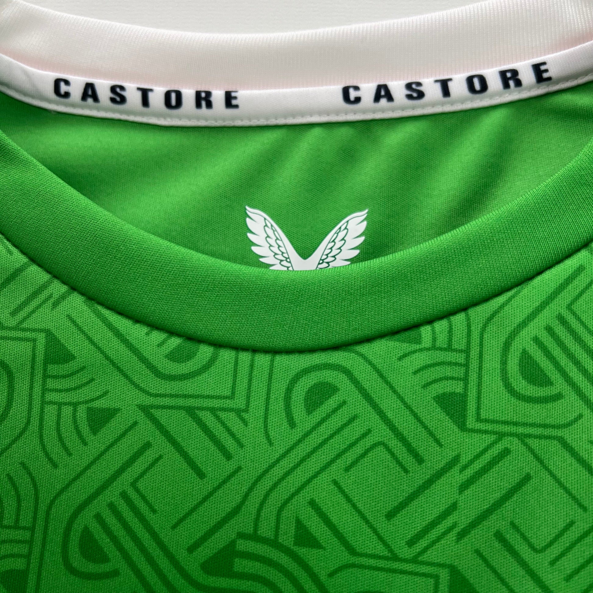 Ireland 24-25  Home Shirt collar